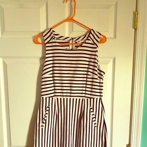 Medium old navy stripped navy and white dress